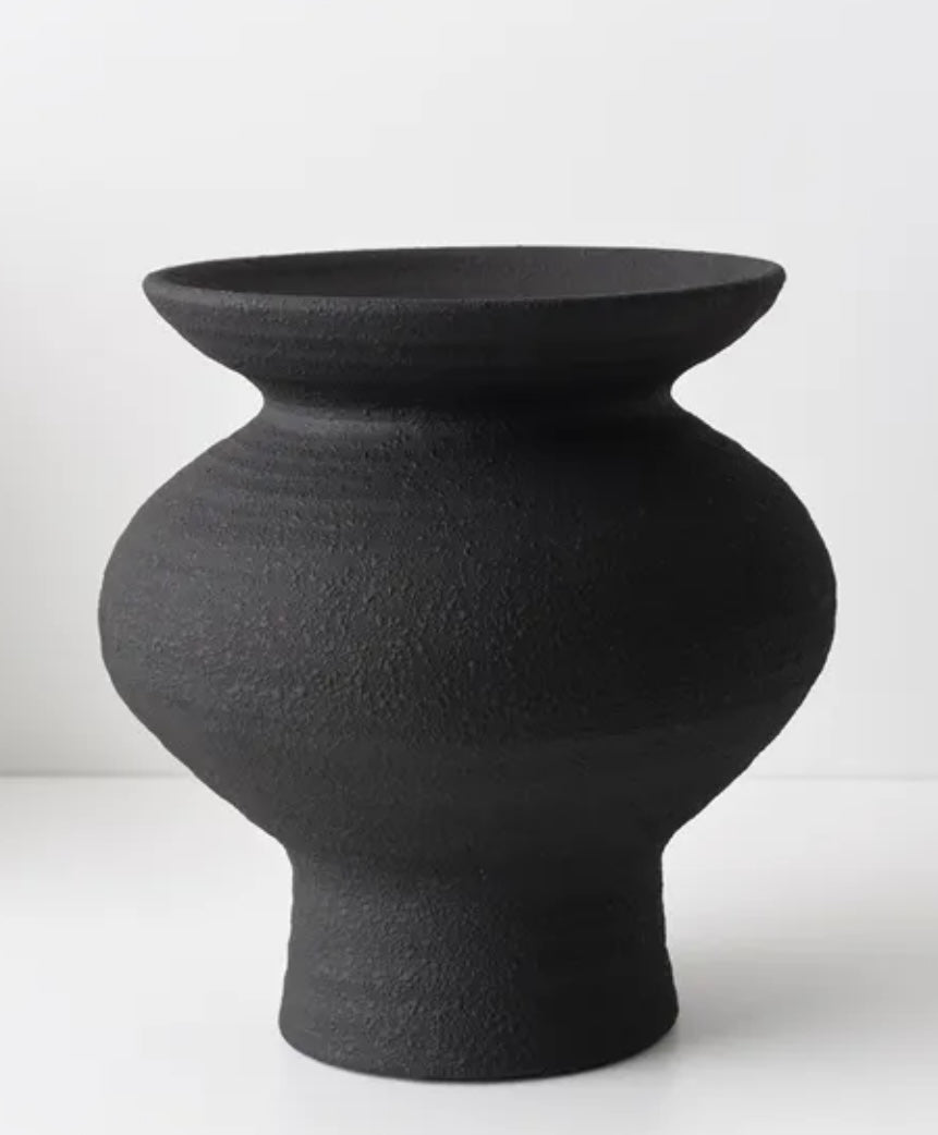 Ola Pot - Black Modern Ceramic