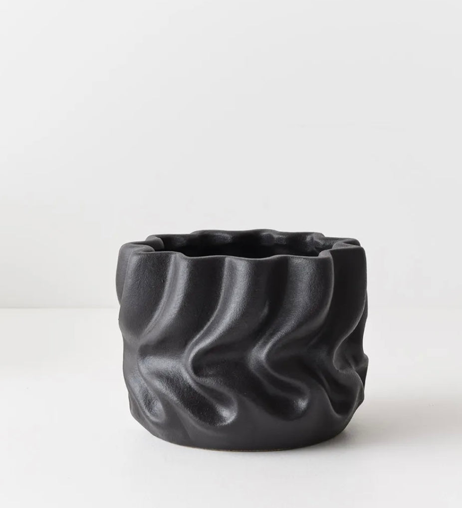 Henrika Pot - Ceramic Black