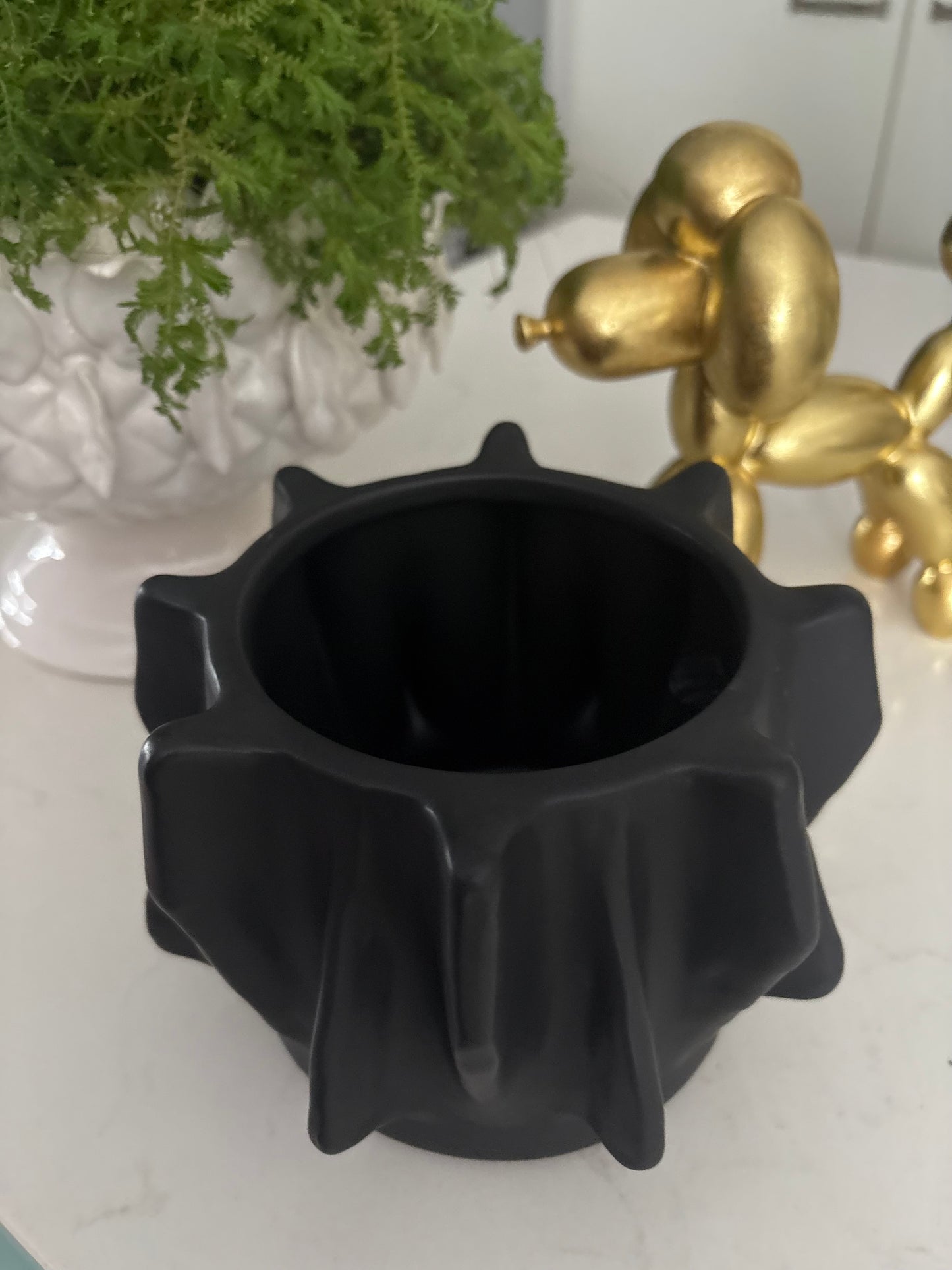 Willow Modern Black Pot - Ceramic